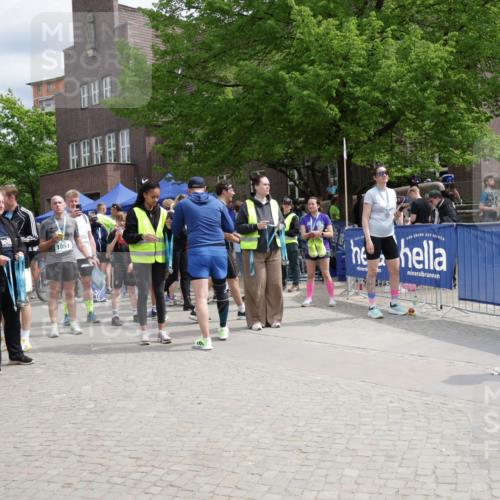 10.05.2026 - 8. Wedeler Halbmarathon Yannick Fuchs http://msf.ph/oto/9735401 10.05.2026 11:55:51 Ziel  meine-sportfotos.de