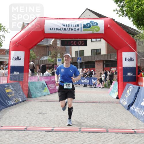 10.05.2026 - 8. Wedeler Halbmarathon Yannick Fuchs http://msf.ph/oto/9735414 10.05.2026 11:56:03 Ziel 523 meine-sportfotos.de