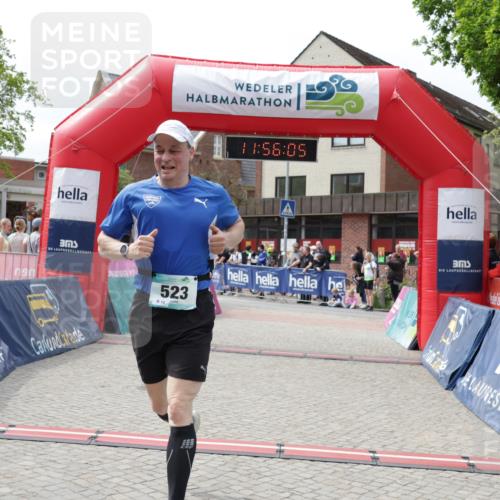 10.05.2026 - 8. Wedeler Halbmarathon Yannick Fuchs http://msf.ph/oto/9735422 10.05.2026 11:56:04 Ziel 523 meine-sportfotos.de