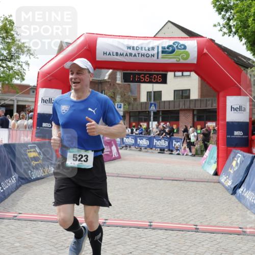 10.05.2026 - 8. Wedeler Halbmarathon Yannick Fuchs http://msf.ph/oto/9735424 10.05.2026 11:56:04 Ziel 523 meine-sportfotos.de