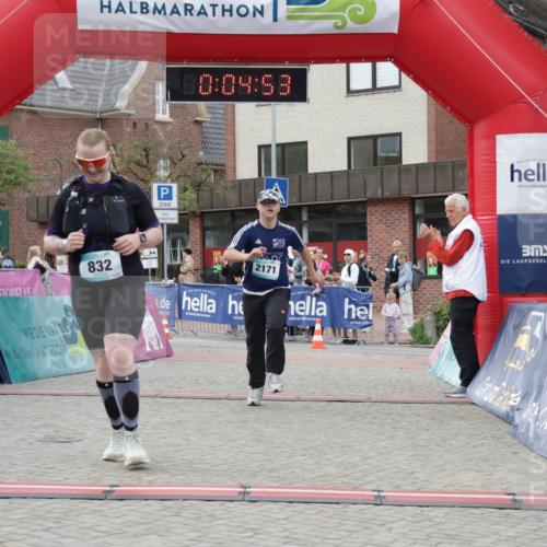 10.05.2026 - 8. Wedeler Halbmarathon Yannick Fuchs http://msf.ph/oto/9735428 10.05.2026 12:49:49 Ziel 832, 2171 meine-sportfotos.de