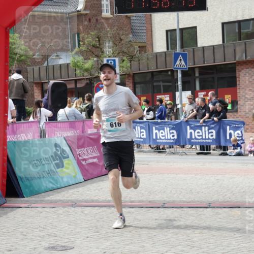 10.05.2026 - 8. Wedeler Halbmarathon Yannick Fuchs http://msf.ph/oto/9735434 10.05.2026 11:56:11 Ziel 616 meine-sportfotos.de