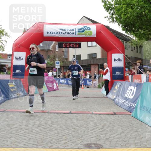 10.05.2026 - 8. Wedeler Halbmarathon Yannick Fuchs http://msf.ph/oto/9735435 10.05.2026 12:49:50 Ziel 832, 2171 meine-sportfotos.de