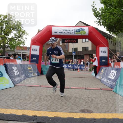 10.05.2026 - 8. Wedeler Halbmarathon Yannick Fuchs http://msf.ph/oto/9735437 10.05.2026 12:49:51 Ziel 832, 2171 meine-sportfotos.de