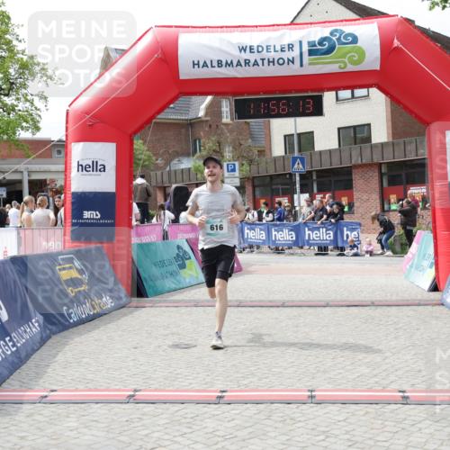 10.05.2026 - 8. Wedeler Halbmarathon Yannick Fuchs http://msf.ph/oto/9735438 10.05.2026 11:56:11 Ziel 616 meine-sportfotos.de