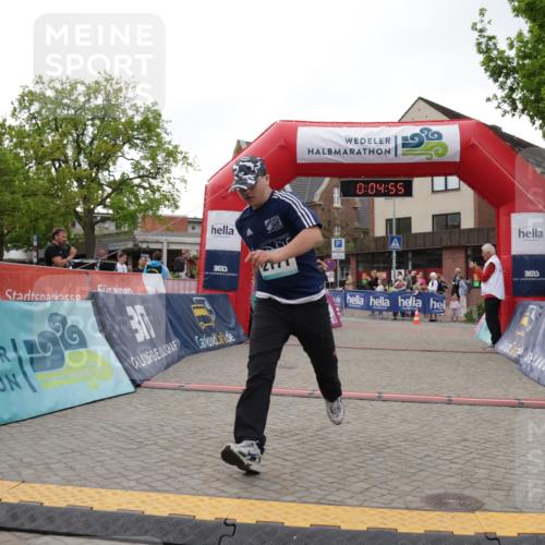 10.05.2026 - 8. Wedeler Halbmarathon Yannick Fuchs http://msf.ph/oto/9735439 10.05.2026 12:49:51 Ziel 832, 2171 meine-sportfotos.de