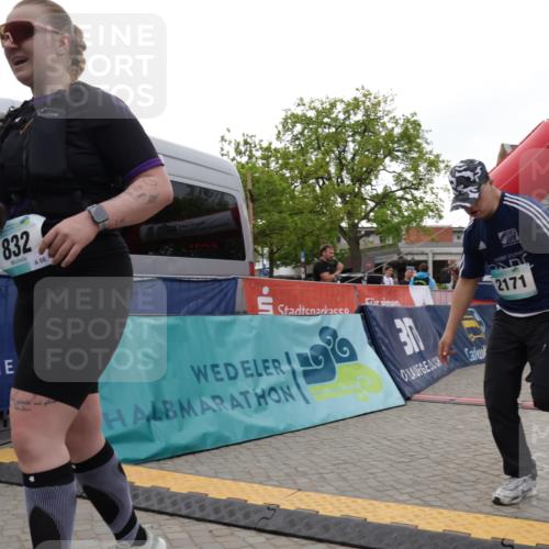 10.05.2026 - 8. Wedeler Halbmarathon Yannick Fuchs http://msf.ph/oto/9735441 10.05.2026 12:49:52 Ziel 832, 2171 meine-sportfotos.de
