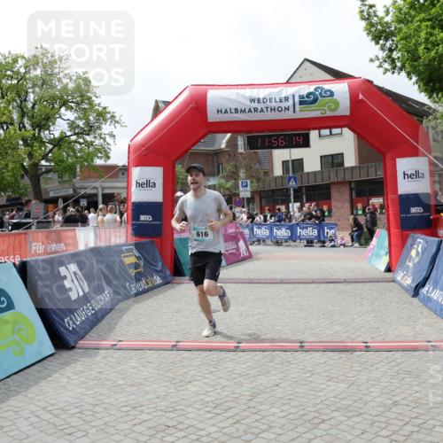10.05.2026 - 8. Wedeler Halbmarathon Yannick Fuchs http://msf.ph/oto/9735443 10.05.2026 11:56:12 Ziel 616 meine-sportfotos.de