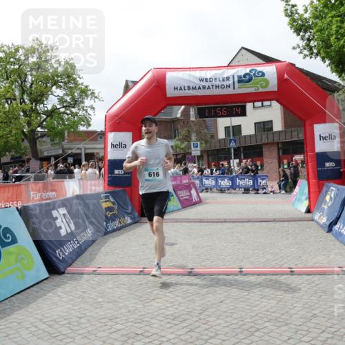 10.05.2026 - 8. Wedeler Halbmarathon Yannick Fuchs http://msf.ph/oto/9735445 10.05.2026 11:56:12 Ziel 616 meine-sportfotos.de