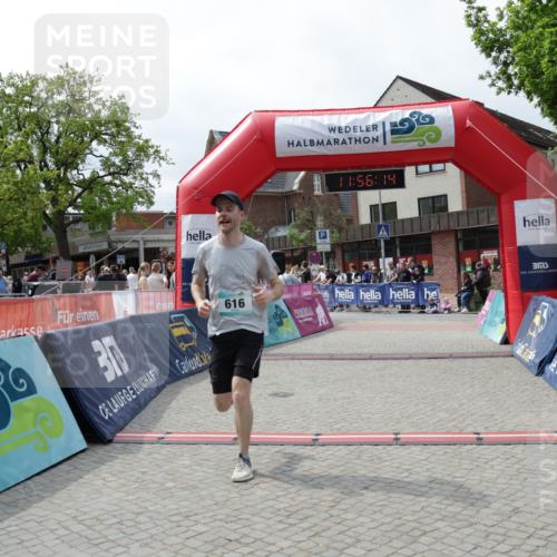 10.05.2026 - 8. Wedeler Halbmarathon Yannick Fuchs http://msf.ph/oto/9735448 10.05.2026 11:56:12 Ziel 616 meine-sportfotos.de