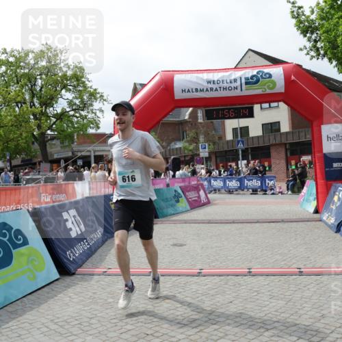 10.05.2026 - 8. Wedeler Halbmarathon Yannick Fuchs http://msf.ph/oto/9735450 10.05.2026 11:56:12 Ziel 616 meine-sportfotos.de