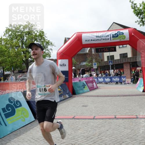 10.05.2026 - 8. Wedeler Halbmarathon Yannick Fuchs http://msf.ph/oto/9735452 10.05.2026 11:56:13 Ziel 616 meine-sportfotos.de