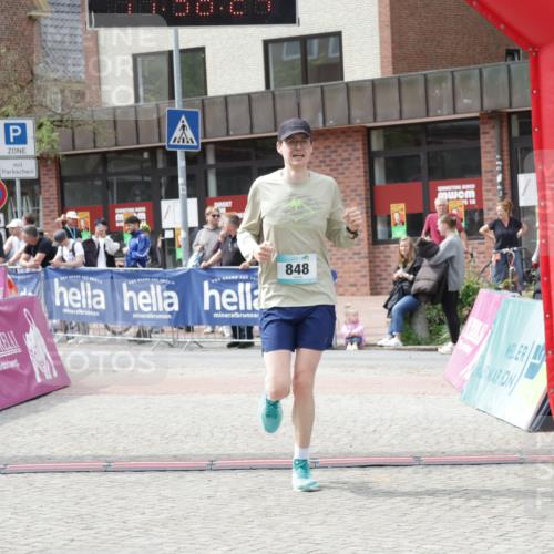 10.05.2026 - 8. Wedeler Halbmarathon Yannick Fuchs http://msf.ph/oto/9735461 10.05.2026 11:56:22 Ziel 848 meine-sportfotos.de