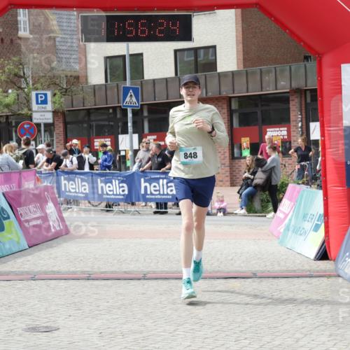 10.05.2026 - 8. Wedeler Halbmarathon Yannick Fuchs http://msf.ph/oto/9735464 10.05.2026 11:56:23 Ziel 848, 2174 meine-sportfotos.de