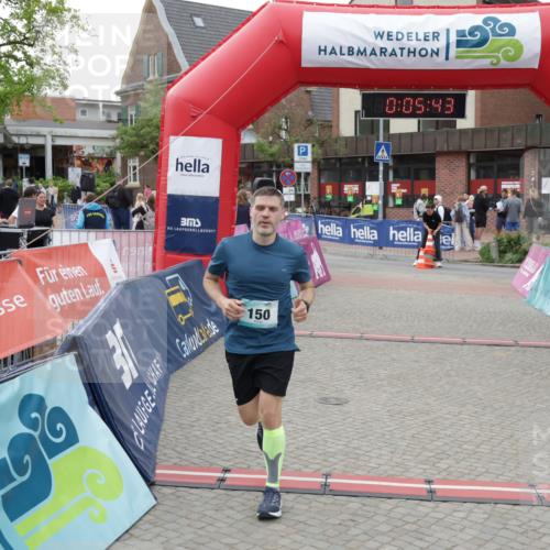 10.05.2026 - 8. Wedeler Halbmarathon Yannick Fuchs http://msf.ph/oto/9735469 10.05.2026 12:50:40 Ziel 150 meine-sportfotos.de