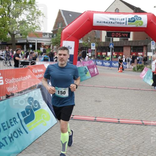 10.05.2026 - 8. Wedeler Halbmarathon Yannick Fuchs http://msf.ph/oto/9735471 10.05.2026 12:50:40 Ziel 150 meine-sportfotos.de