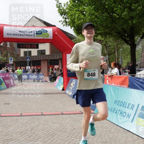 10.05.2026 - 8. Wedeler Halbmarathon Yannick Fuchs http://msf.ph/oto/9735478 10.05.2026 11:56:24 Ziel 848, 2174 meine-sportfotos.de