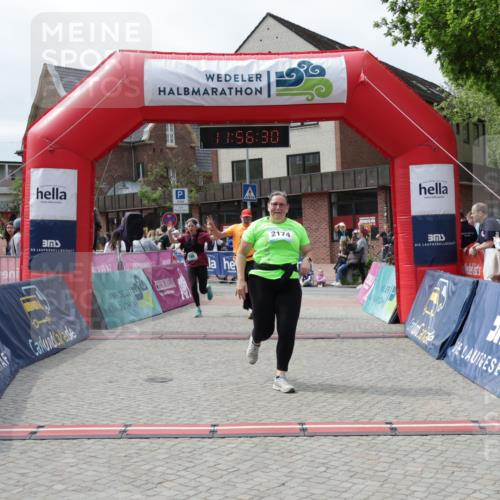 10.05.2026 - 8. Wedeler Halbmarathon Yannick Fuchs http://msf.ph/oto/9735495 10.05.2026 11:56:29 Ziel 116, 746, 2039, 2174 meine-sportfotos.de