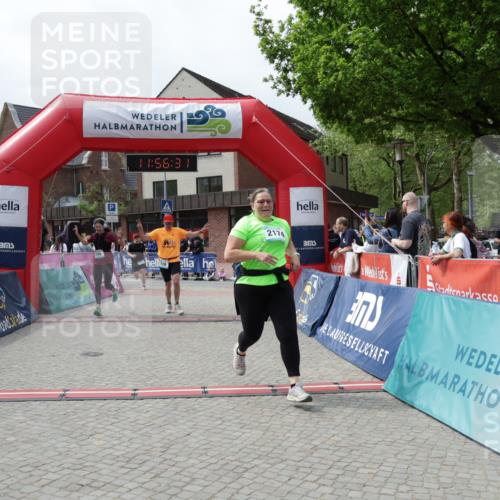 10.05.2026 - 8. Wedeler Halbmarathon Yannick Fuchs http://msf.ph/oto/9735498 10.05.2026 11:56:29 Ziel 116, 746, 2039, 2174 meine-sportfotos.de