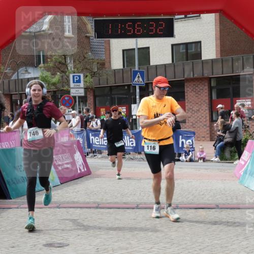 10.05.2026 - 8. Wedeler Halbmarathon Yannick Fuchs http://msf.ph/oto/9735500 10.05.2026 11:56:30 Ziel 116, 746, 2039, 2174 meine-sportfotos.de