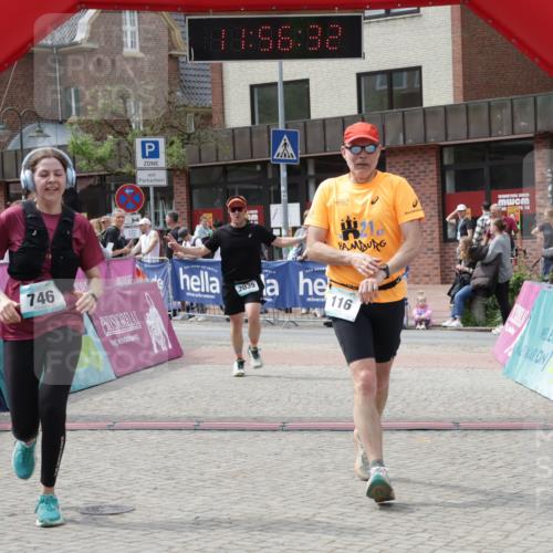 10.05.2026 - 8. Wedeler Halbmarathon Yannick Fuchs http://msf.ph/oto/9735503 10.05.2026 11:56:31 Ziel 116, 746, 2039, 2174 meine-sportfotos.de