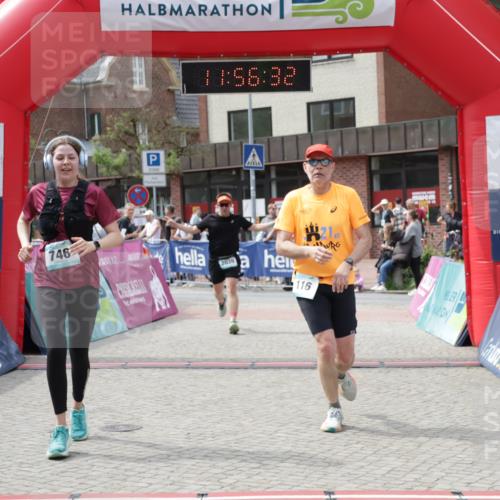 10.05.2026 - 8. Wedeler Halbmarathon Yannick Fuchs http://msf.ph/oto/9735504 10.05.2026 11:56:31 Ziel 116, 746, 2039, 2174 meine-sportfotos.de