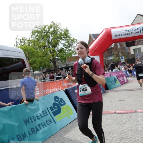 10.05.2026 - 8. Wedeler Halbmarathon Yannick Fuchs http://msf.ph/oto/9735512 10.05.2026 11:56:32 Ziel 116, 746, 2039, 2174 meine-sportfotos.de