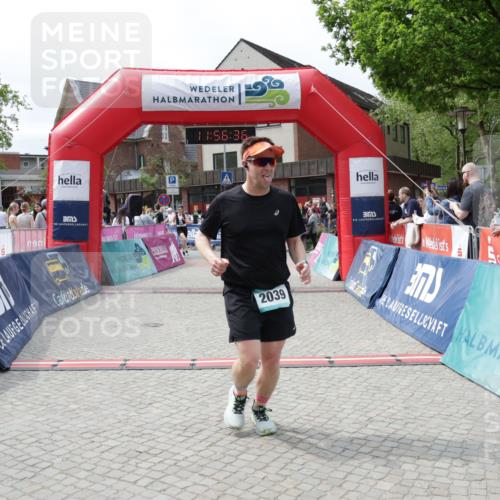 10.05.2026 - 8. Wedeler Halbmarathon Yannick Fuchs http://msf.ph/oto/9735523 10.05.2026 11:56:35 Ziel 116, 538, 587, 746, 2039, 2136 meine-sportfotos.de