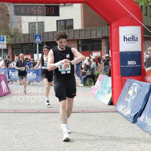 10.05.2026 - 8. Wedeler Halbmarathon Yannick Fuchs http://msf.ph/oto/9735528 10.05.2026 11:56:37 Ziel 538, 587, 747, 2039, 2136 meine-sportfotos.de