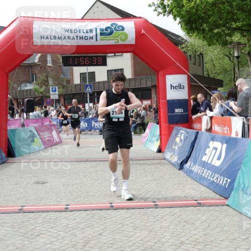 10.05.2026 - 8. Wedeler Halbmarathon Yannick Fuchs http://msf.ph/oto/9735532 10.05.2026 11:56:37 Ziel 538, 587, 747, 2039, 2136 meine-sportfotos.de