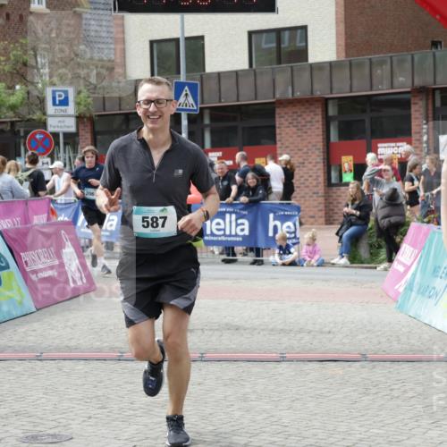 10.05.2026 - 8. Wedeler Halbmarathon Yannick Fuchs http://msf.ph/oto/9735536 10.05.2026 11:56:40 Ziel 361, 538, 587, 747, 2061, 2136 meine-sportfotos.de
