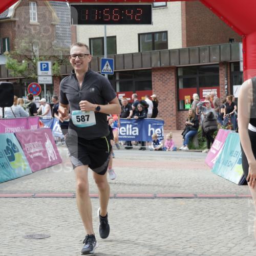 10.05.2026 - 8. Wedeler Halbmarathon Yannick Fuchs http://msf.ph/oto/9735537 10.05.2026 11:56:40 Ziel 361, 538, 587, 747, 2061, 2136 meine-sportfotos.de