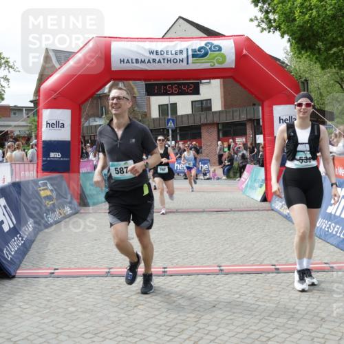 10.05.2026 - 8. Wedeler Halbmarathon Yannick Fuchs http://msf.ph/oto/9735541 10.05.2026 11:56:40 Ziel 361, 538, 587, 747, 2061, 2136 meine-sportfotos.de