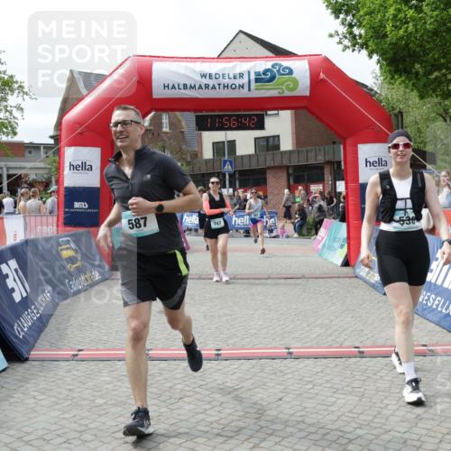 10.05.2026 - 8. Wedeler Halbmarathon Yannick Fuchs http://msf.ph/oto/9735542 10.05.2026 11:56:41 Ziel 293, 361, 538, 587, 747, 2061, 2136 meine-sportfotos.de