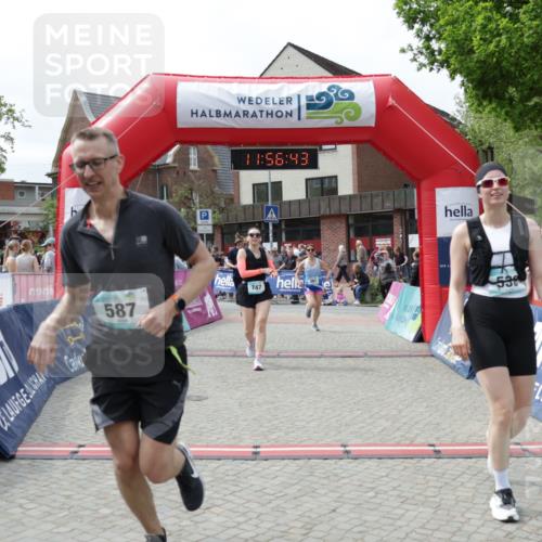 10.05.2026 - 8. Wedeler Halbmarathon Yannick Fuchs http://msf.ph/oto/9735543 10.05.2026 11:56:41 Ziel 293, 361, 538, 587, 747, 2061, 2136 meine-sportfotos.de