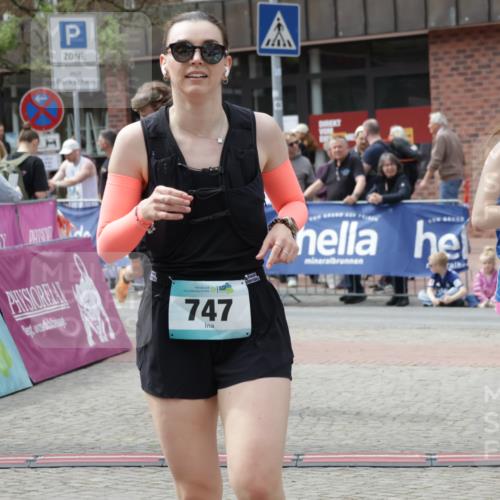 10.05.2026 - 8. Wedeler Halbmarathon Yannick Fuchs http://msf.ph/oto/9735544 10.05.2026 11:56:42 Ziel 293, 361, 538, 587, 747, 2061, 2136 meine-sportfotos.de