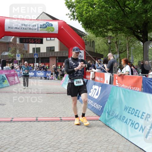 10.05.2026 - 8. Wedeler Halbmarathon Yannick Fuchs http://msf.ph/oto/9735567 10.05.2026 11:56:48 Ziel 293, 337, 361, 700, 2061 meine-sportfotos.de