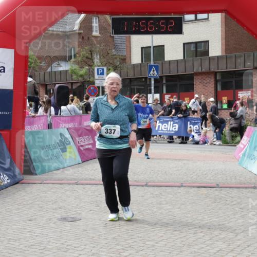 10.05.2026 - 8. Wedeler Halbmarathon Yannick Fuchs http://msf.ph/oto/9735574 10.05.2026 11:56:51 Ziel 293, 337, 700 meine-sportfotos.de