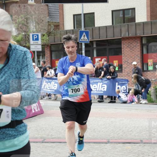 10.05.2026 - 8. Wedeler Halbmarathon Yannick Fuchs http://msf.ph/oto/9735580 10.05.2026 11:56:53 Ziel 337, 700 meine-sportfotos.de