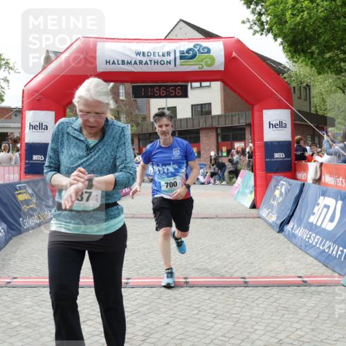 10.05.2026 - 8. Wedeler Halbmarathon Yannick Fuchs http://msf.ph/oto/9735585 10.05.2026 11:56:54 Ziel 337, 700 meine-sportfotos.de