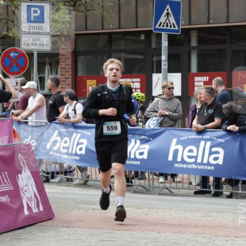 10.05.2026 - 8. Wedeler Halbmarathon Yannick Fuchs http://msf.ph/oto/9735589 10.05.2026 11:57:00 Ziel 559 meine-sportfotos.de