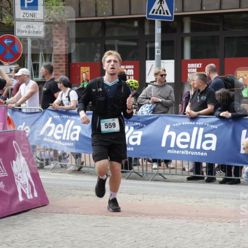 10.05.2026 - 8. Wedeler Halbmarathon Yannick Fuchs http://msf.ph/oto/9735590 10.05.2026 11:57:00 Ziel 559 meine-sportfotos.de