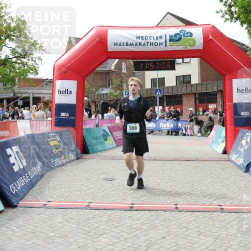 10.05.2026 - 8. Wedeler Halbmarathon Yannick Fuchs http://msf.ph/oto/9735603 10.05.2026 11:57:03 Ziel 559 meine-sportfotos.de