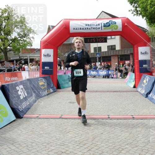10.05.2026 - 8. Wedeler Halbmarathon Yannick Fuchs http://msf.ph/oto/9735606 10.05.2026 11:57:03 Ziel 559 meine-sportfotos.de