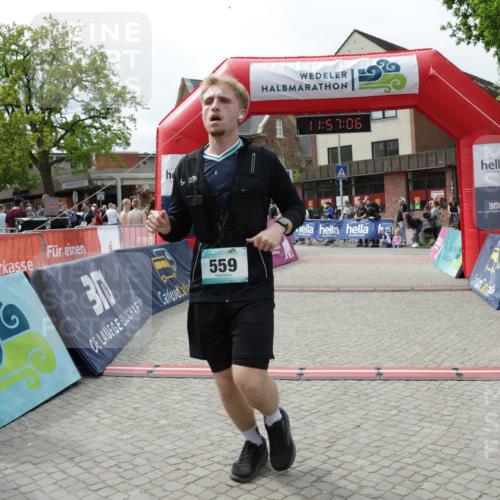 10.05.2026 - 8. Wedeler Halbmarathon Yannick Fuchs http://msf.ph/oto/9735609 10.05.2026 11:57:04 Ziel 559 meine-sportfotos.de
