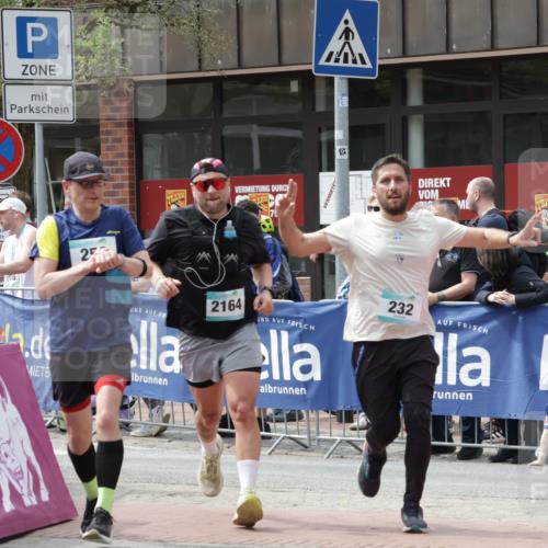 10.05.2026 - 8. Wedeler Halbmarathon Yannick Fuchs http://msf.ph/oto/9735613 10.05.2026 11:57:07 Ziel 232, 250, 559, 2164 meine-sportfotos.de