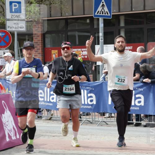 10.05.2026 - 8. Wedeler Halbmarathon Yannick Fuchs http://msf.ph/oto/9735614 10.05.2026 11:57:07 Ziel 232, 250, 559, 2164 meine-sportfotos.de
