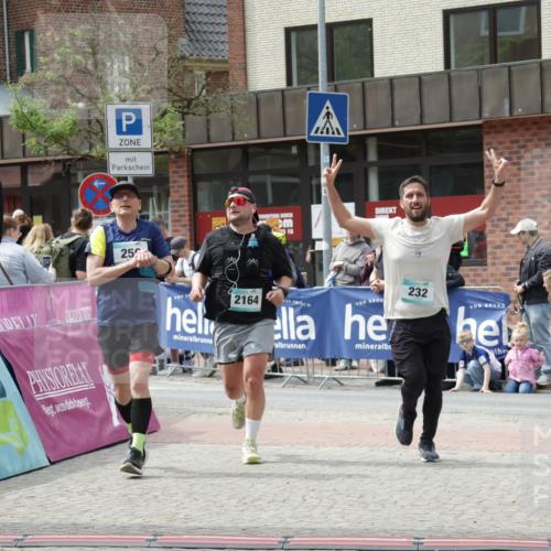 10.05.2026 - 8. Wedeler Halbmarathon Yannick Fuchs http://msf.ph/oto/9735616 10.05.2026 11:57:08 Ziel 232, 250, 559, 2164 meine-sportfotos.de