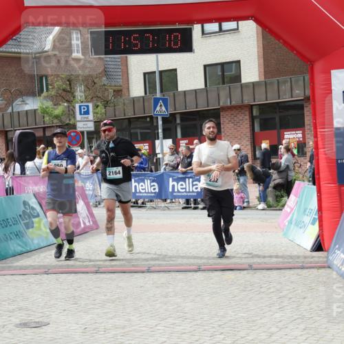 10.05.2026 - 8. Wedeler Halbmarathon Yannick Fuchs http://msf.ph/oto/9735622 10.05.2026 11:57:09 Ziel 232, 250, 2164 meine-sportfotos.de