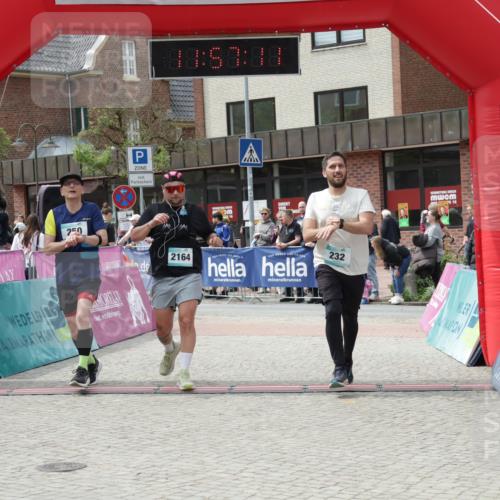 10.05.2026 - 8. Wedeler Halbmarathon Yannick Fuchs http://msf.ph/oto/9735625 10.05.2026 11:57:09 Ziel 232, 250, 2164 meine-sportfotos.de